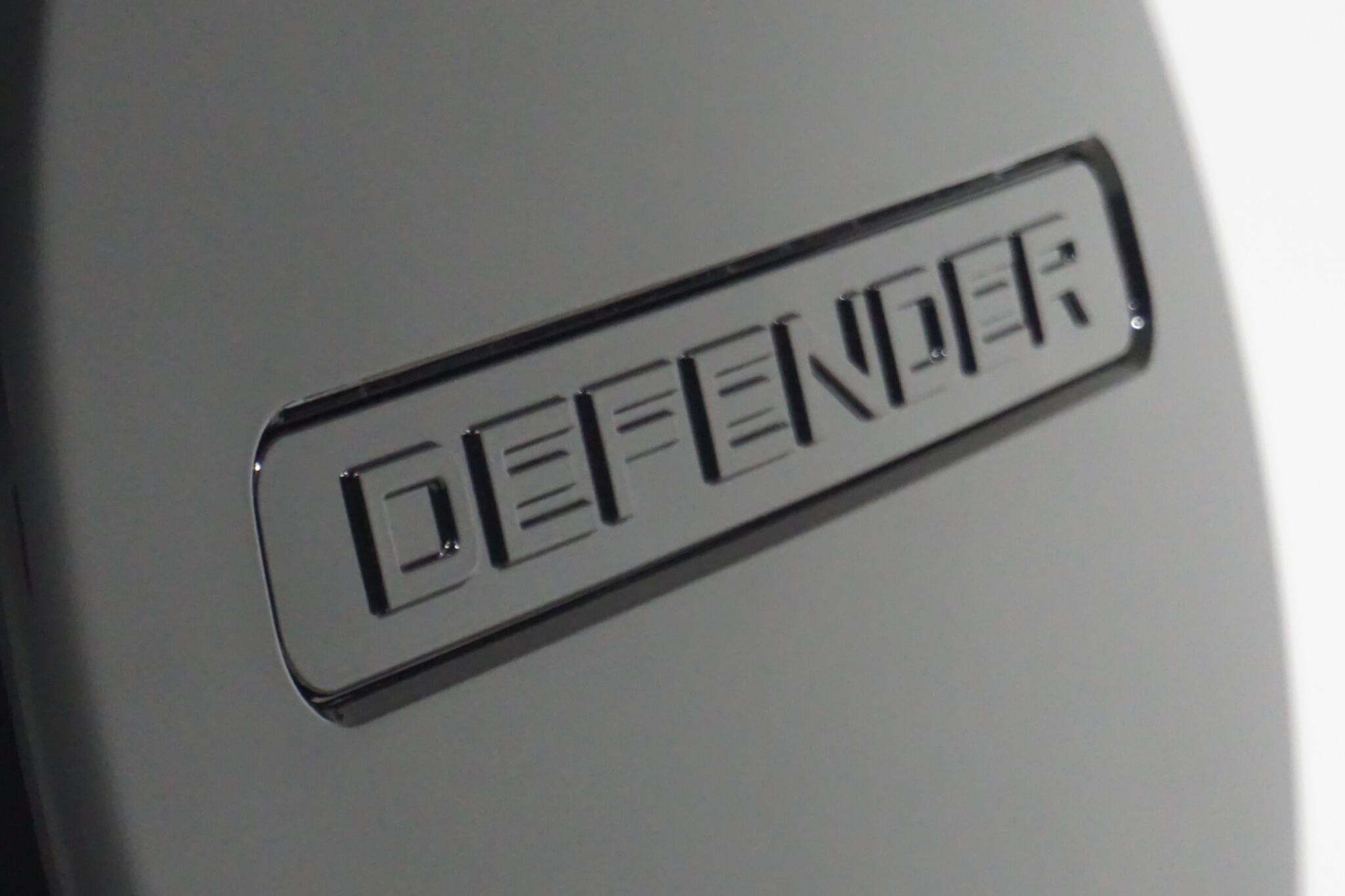 Land Rover Defender 110 3.0 D300 MHEV X-Dynamic HSE Auto 4WD Euro 6 (s/s) 5dr
